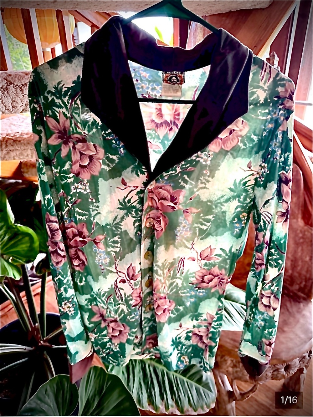 Vintage 70s ACCENT CALIFORNIA for Guys Disco Burron down shirt